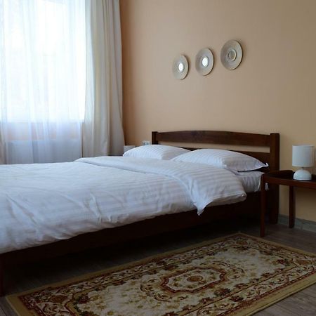 Central Comfortable One-Bedroom Apartment Chisinau Exterior foto
