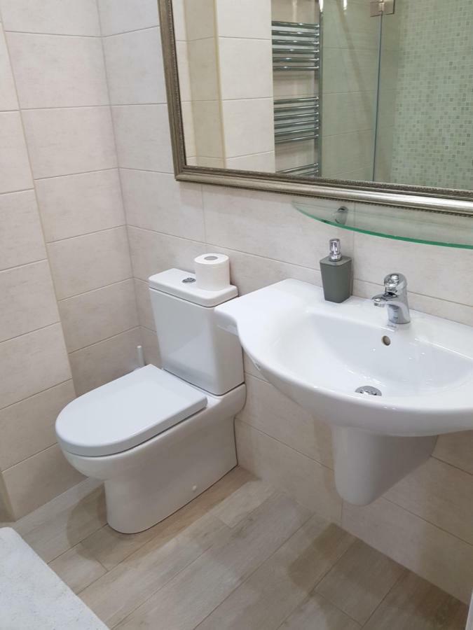 Central Comfortable One-Bedroom Apartment Chisinau Exterior foto